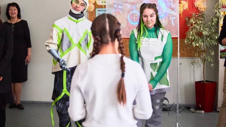 Иркутский театр кукол «Аистёнок» готовит выездной спектакль для школьников